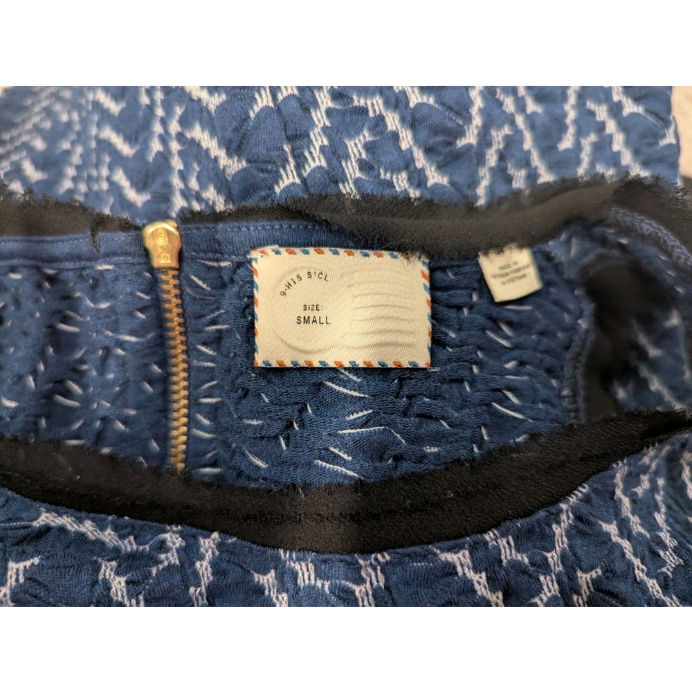 Anthropologie Postmark Woman Medium Textured Tank blue white chevron black lace - Picture 6 of 8
